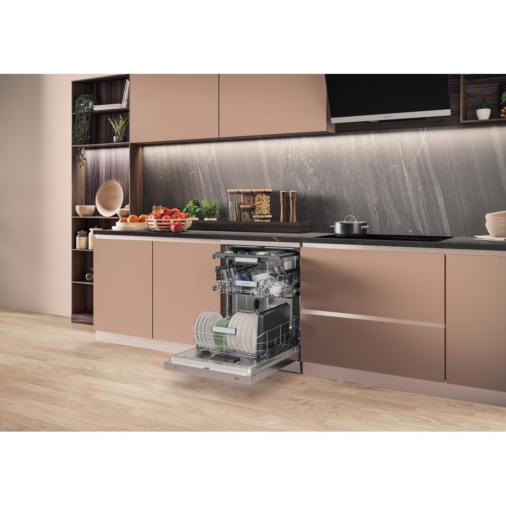 Hotpoint dishwasher: full size, inox color