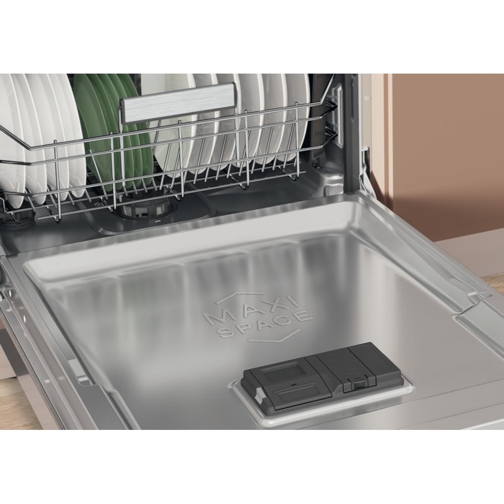 Hotpoint dishwasher: full size, inox color