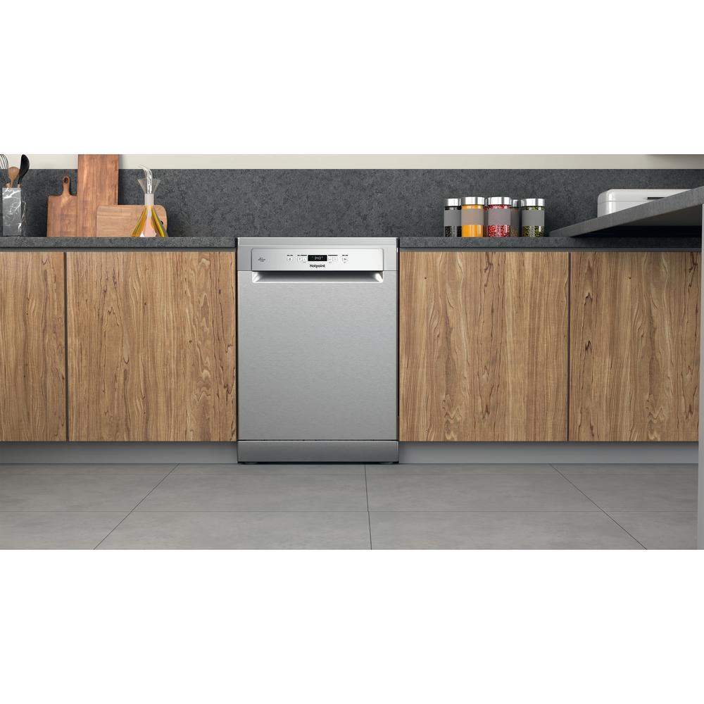 Hotpoint dishwasher: full size, inox color