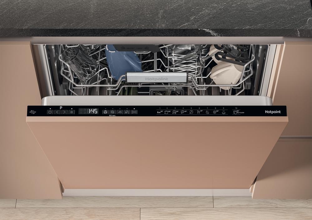 Hotpoint integrated dishwasher: full size, black color