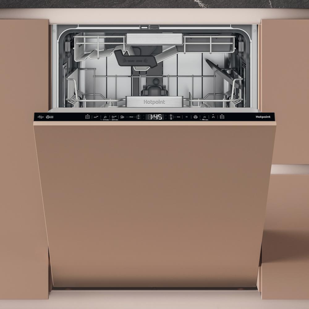 Hotpoint integrated dishwasher: full size, black color
