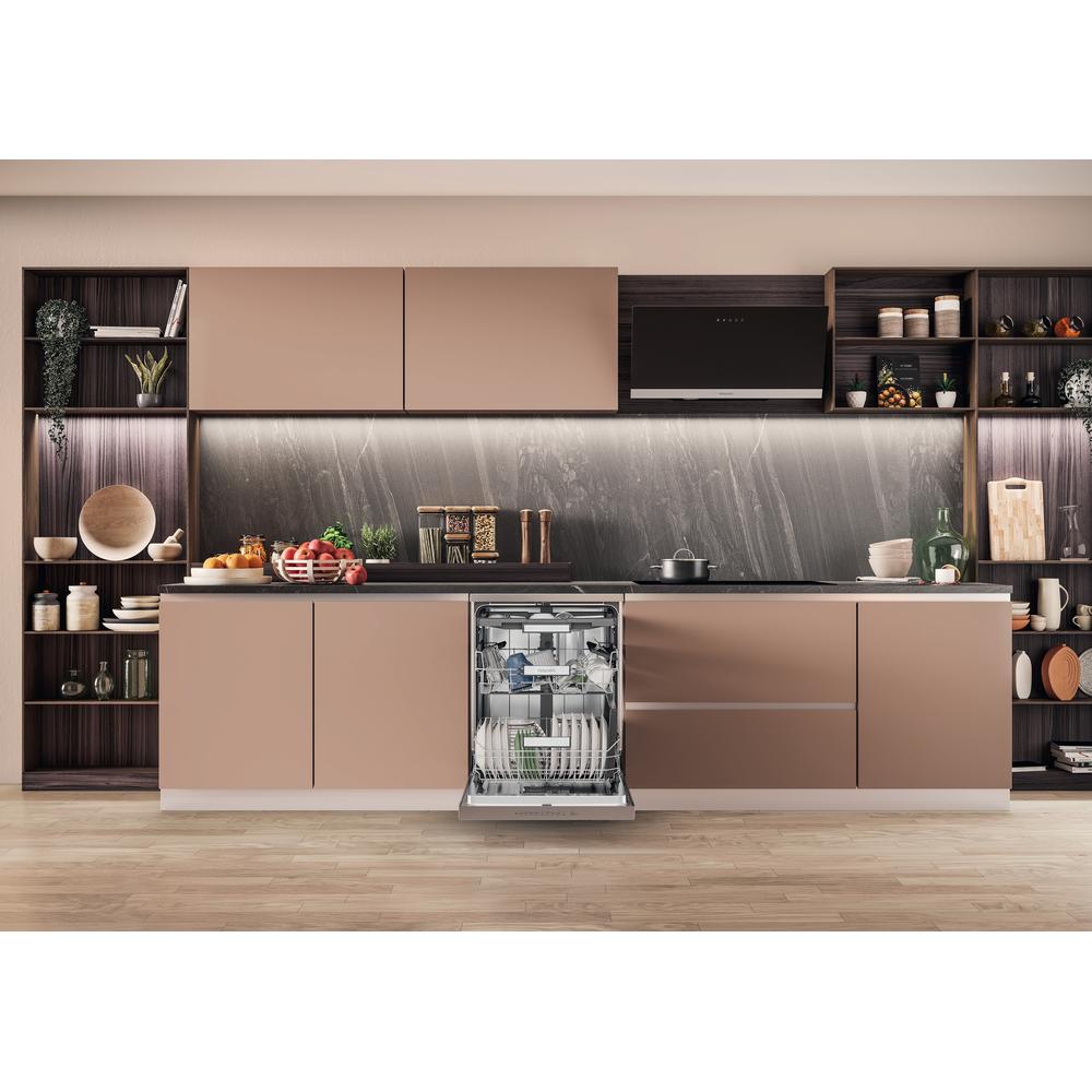 Hotpoint Maxi Space Tub FS Full Size Dishwasher 15 Place Set 9.5 L 10 Progs
