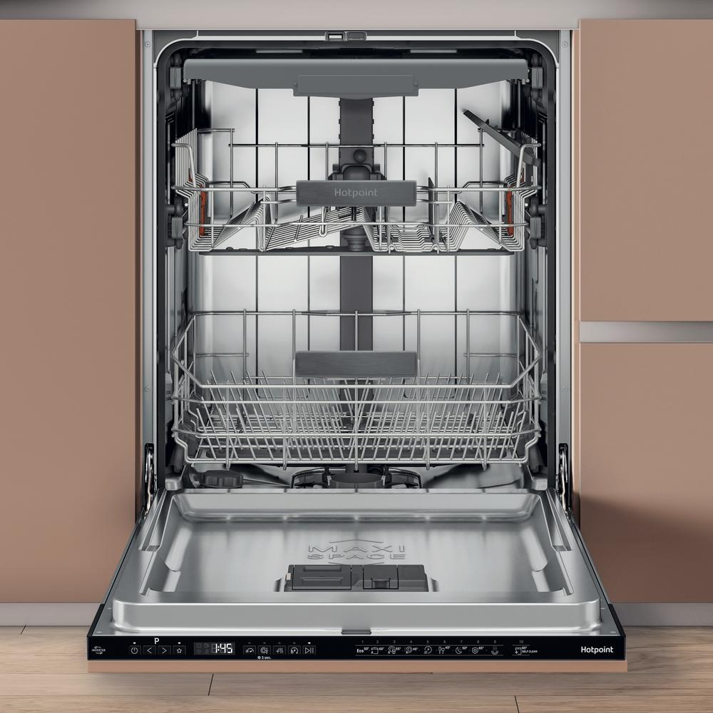 Hotpoint integrated dishwasher: full size, black color