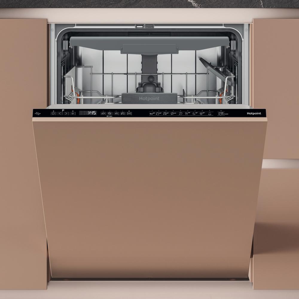 Hotpoint integrated dishwasher: full size, black color
