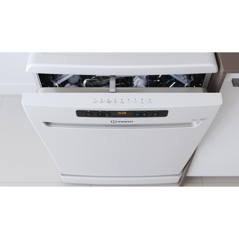 Indesit Dishwasher: full size, white colour - DFO 3T133 F UK